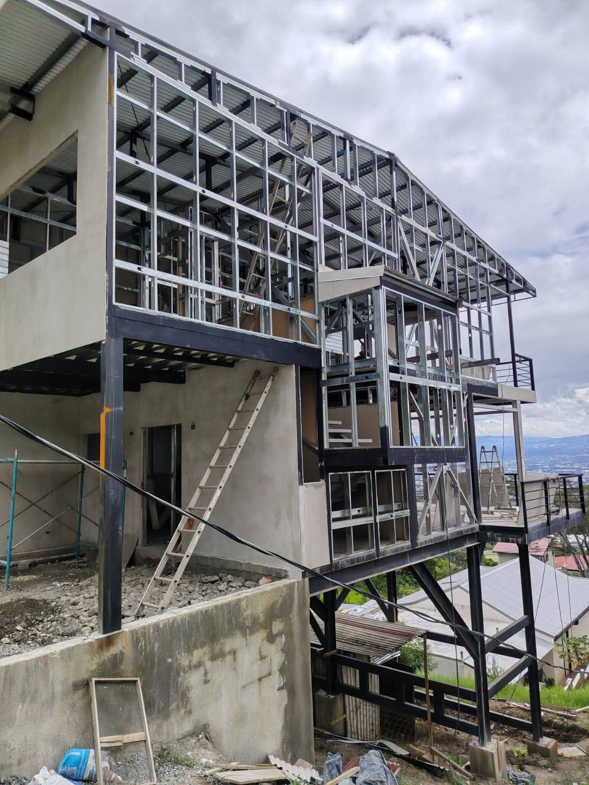 Construcción con estructura metálica